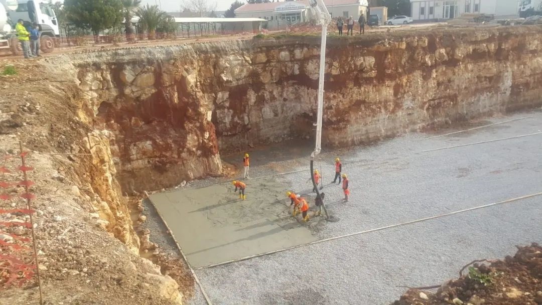 Yeni hastanemizin Ek Bina zemin beton dökümü gerçekleştirildi